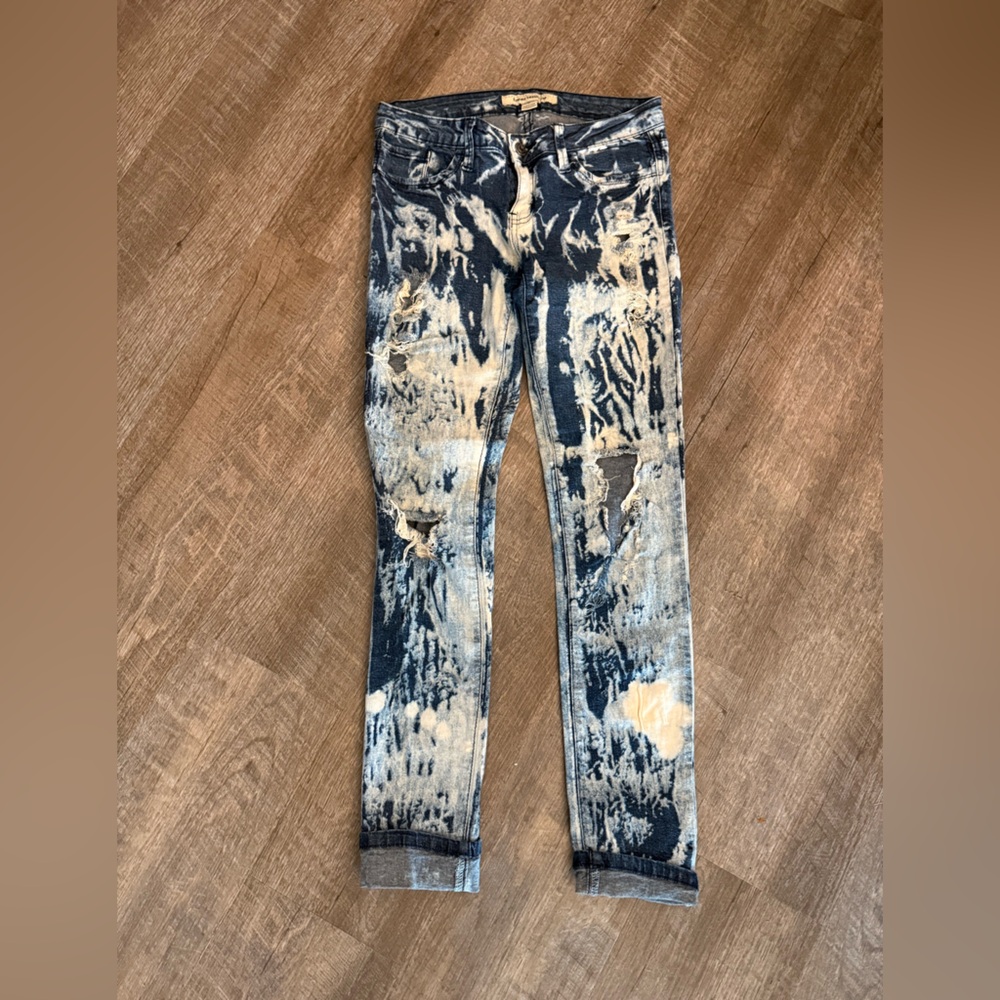 Forever 21 Blue and Cream Skinny Jeans with Artistic Pattern
